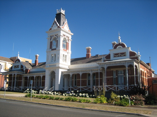 Pyrenees House, Ararat